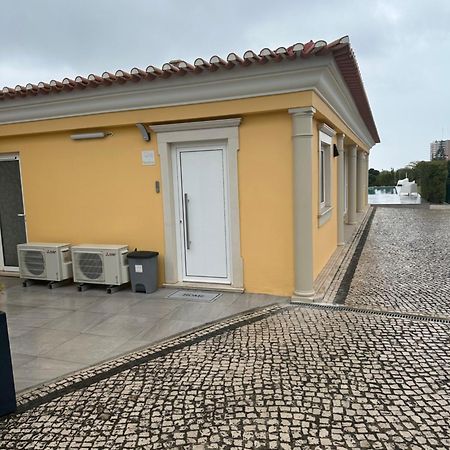 Yellow Sweet Home - Maria E Beatriz Nazare Exterior photo