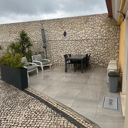 Yellow Sweet Home - Maria E Beatriz Nazare Exterior photo
