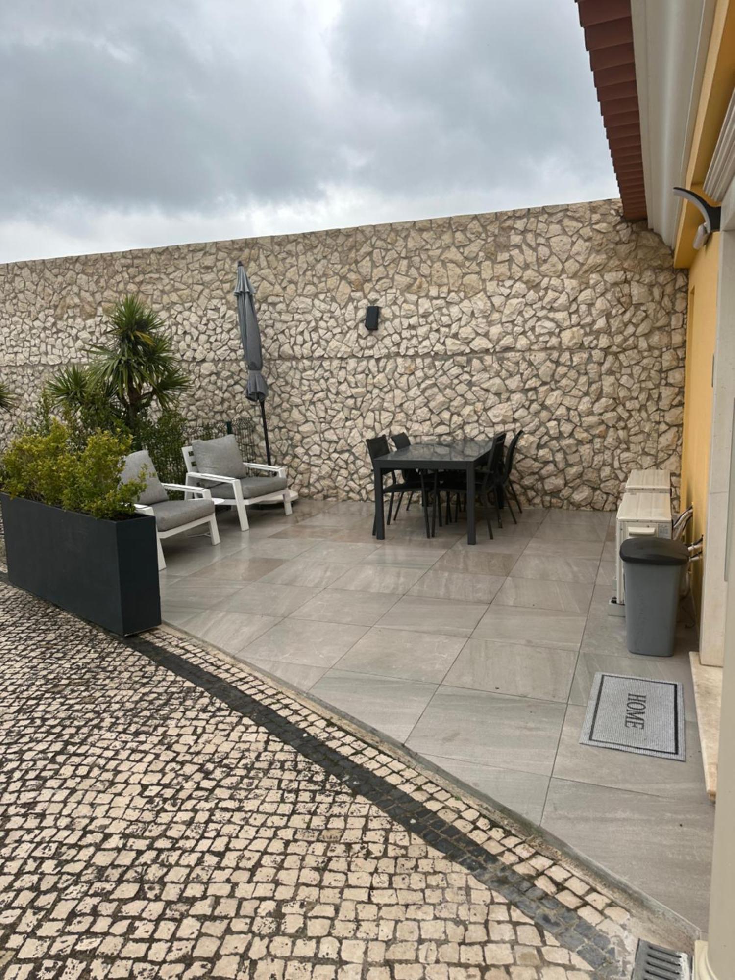 Yellow Sweet Home - Maria E Beatriz Nazare Exterior photo