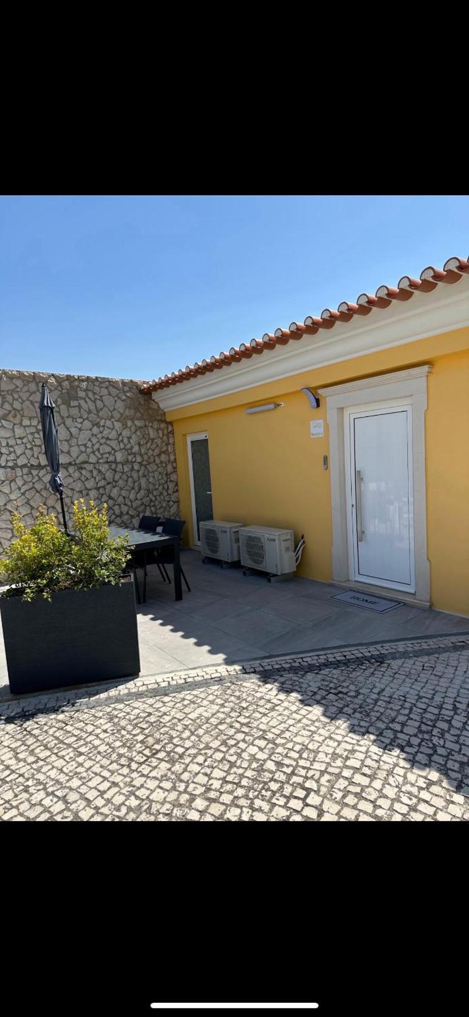 Yellow Sweet Home - Maria E Beatriz Nazare Exterior photo